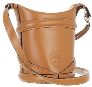  Beuteltasche The Curve Bucket Bag Leather in brown