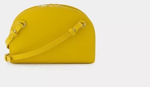 A.P.C. Shopper Demi Lune Crossbody Bag Leather Yellow Gr. unisize in Gelb